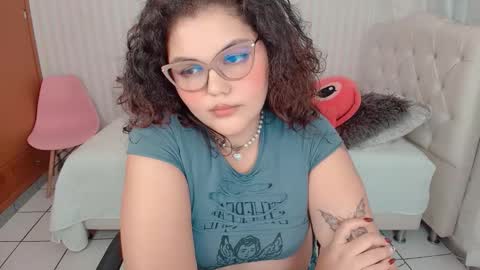 Snapshot of daeneryslove_doll chatting on 26, 9, 2025 daeneryslove_doll online show from 26, 9, 2025