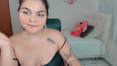 Snapshot of daeneryslove_doll chatting on 4, 10, 2025 daeneryslove_doll online show from 4, 10, 2025