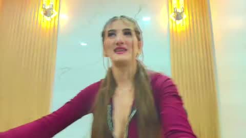 Dafne Castro online show from 16, 6, 2026