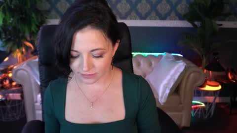 Dafni Mon online show from 4, 5, 2026