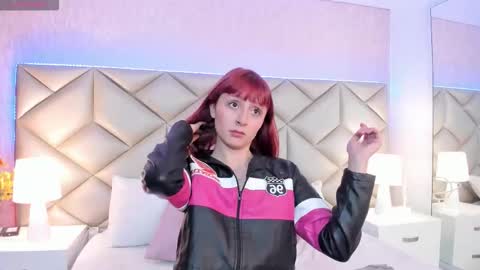 Snapshot of dafnne_hall chatting on 9, 9, 2025 Dafnne online show from 9, 9, 2025