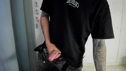 Snapshot of dage_19 chatting on 12, 11, 2025 my name is Jhon and I live in colombia online show from 12, 11, 2025