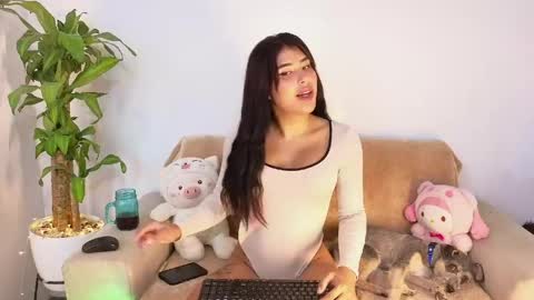 Dahiana online show from 17, 5, 2026