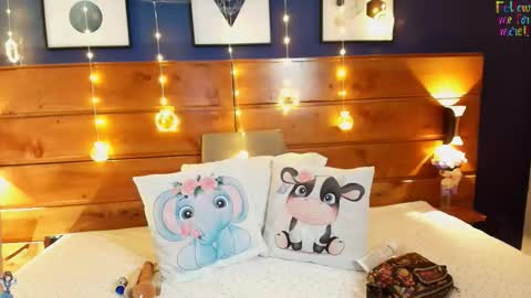  Dahiana  online show from 10, 11, 2025