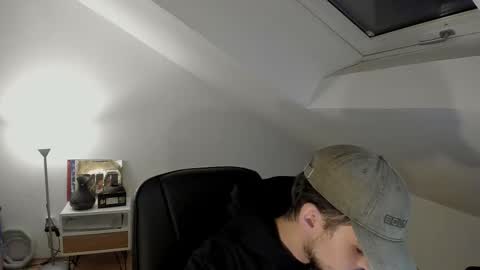 Snapshot of daimon_hall chatting on 28, 10, 2025 Daimon online show from 28, 10, 2025