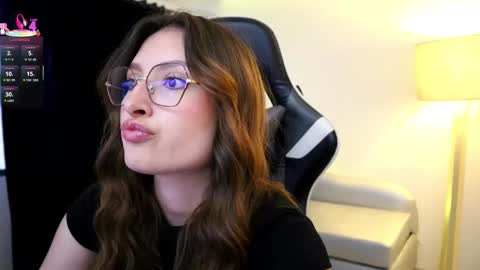 Snapshot of daisha_riley chatting on 10, 10, 2025 Lauren            online show from 10, 10, 2025