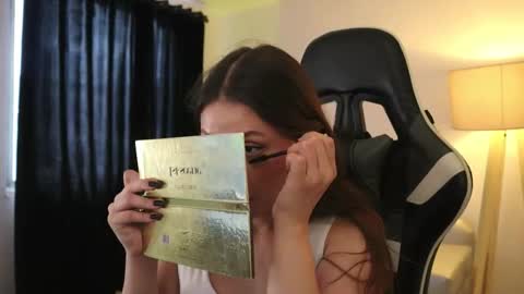 Lauren            online show from 29, 10, 2025