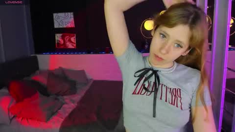 Snapshot of daisy__wane chatting on 17, 9, 2025 Daisy online show from 17, 9, 2025