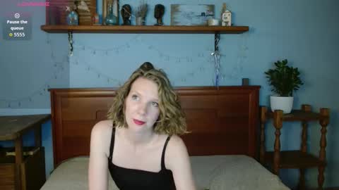 Snapshot of daisy_lovely chatting on 8, 10, 2025 daisy_lovely online show from 8, 10, 2025