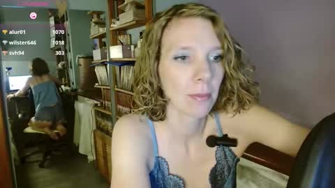 Snapshot of daisy_lovely chatting on 7, 11, 2025 daisy_lovely online show from 7, 11, 2025