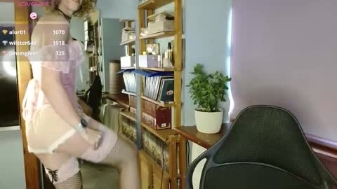 Snapshot of daisy_lovely chatting on 10, 11, 2025 daisy_lovely online show from 10, 11, 2025