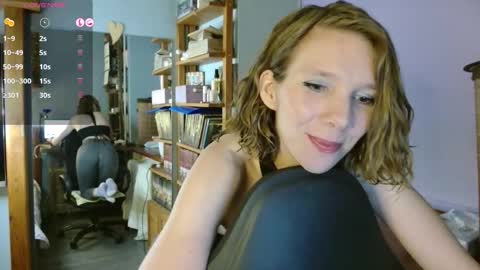 Snapshot of daisy_lovely chatting on 11, 11, 2025 daisy_lovely online show from 11, 11, 2025