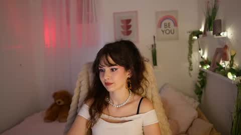 Snapshot of daisy_lowe_ chatting on 20, 7, 2026 Daisy online show from 20, 7, 2026