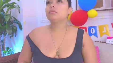 Snapshot of daisy_price chatting on 25, 6, 2026 Daisy Price online show from 25, 6, 2026