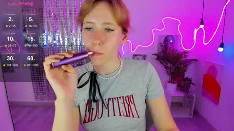 Snapshot of daisy_wane chatting on 16, 9, 2025 Daisy online show from 16, 9, 2025