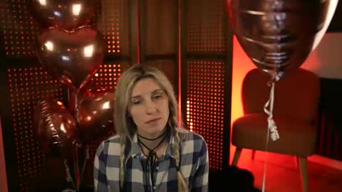 Daisy Banx online show from 15, 2, 2026