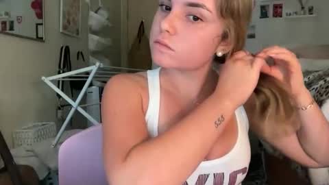 daisydivine42840 online show from 5, 2, 2026