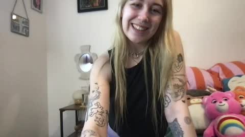 daisymynx online show from 25, 3, 2026