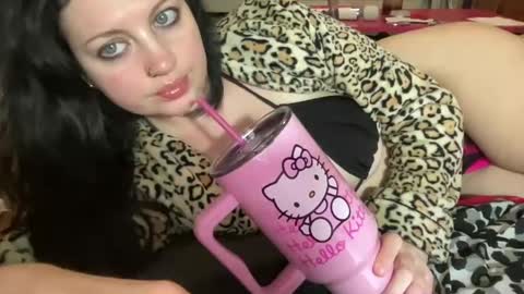 daisy love online show from 4, 1, 2025