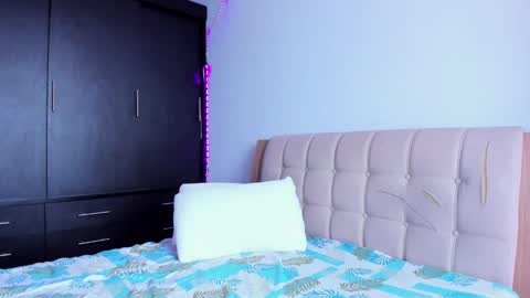 dakostelee1_ online show from 7, 3, 2025