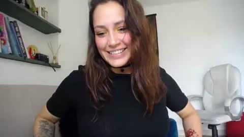 IG  dakotasofiaa online show from 2, 4, 2026