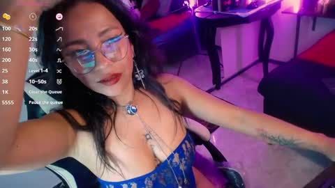 Caroliina online show from 23, 2, 2026