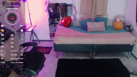 Caroliina online show from 9, 6, 2026