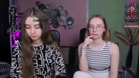 Snapshot of dakota_simple chatting on 21, 12, 2025 Dakota online show from 21, 12, 2025