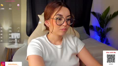 dakottaa__ online show from 8, 1, 2025