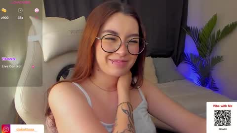 dakottaa__ online show from 12, 2, 2025