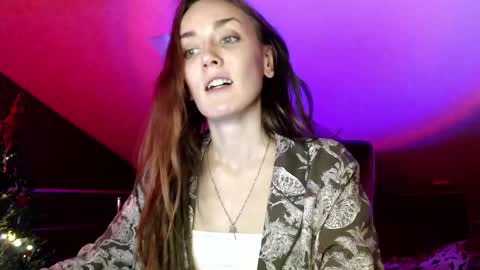 Snapshot of dalia_peach chatting on 4, 1, 2025 Dalia online show from 4, 1, 2025