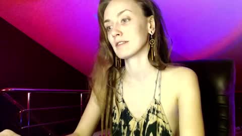 Snapshot of dalia_peach chatting on 10, 1, 2025 Dalia online show from 10, 1, 2025