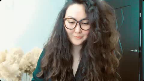 Snapshot of dalidayes chatting on 12, 9, 2025 Dali online show from 12, 9, 2025