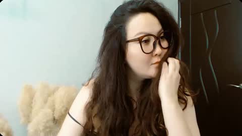 Snapshot of dalidayes chatting on 17, 9, 2025 Dali online show from 17, 9, 2025