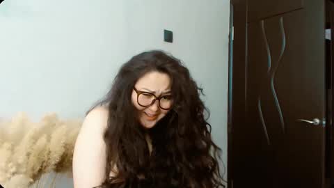 Snapshot of dalidayes chatting on 3, 10, 2025 Dali online show from 3, 10, 2025