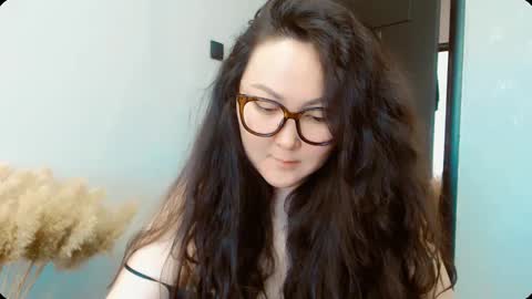 Snapshot of dalidayes chatting on 8, 10, 2025 Dali online show from 8, 10, 2025