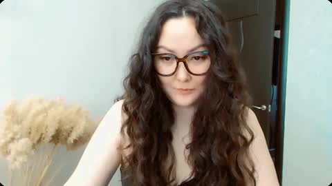 Snapshot of dalidayes chatting on 12, 10, 2025 Dali online show from 12, 10, 2025