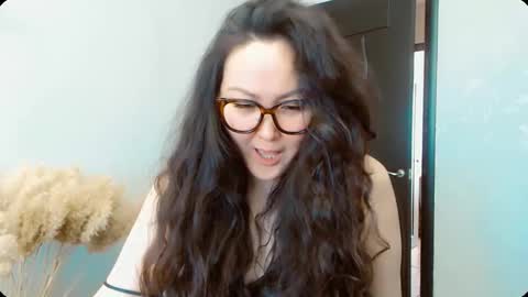 Snapshot of dalidayes chatting on 14, 10, 2025 Dali online show from 14, 10, 2025