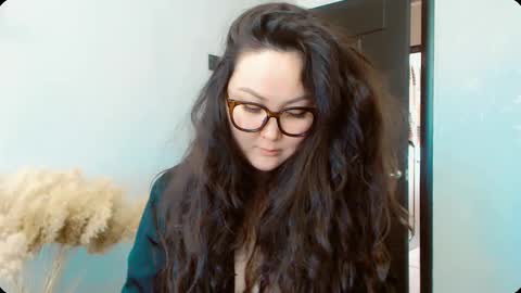 Snapshot of dalidayes chatting on 16, 10, 2025 Dali online show from 16, 10, 2025