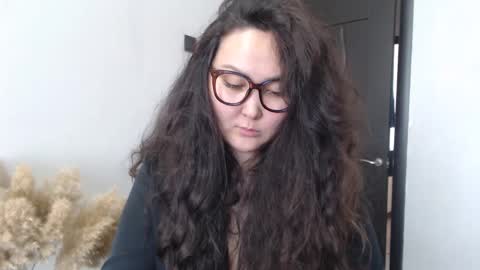 Snapshot of dalidayes chatting on 25, 4, 2026 Dali online show from 25, 4, 2026