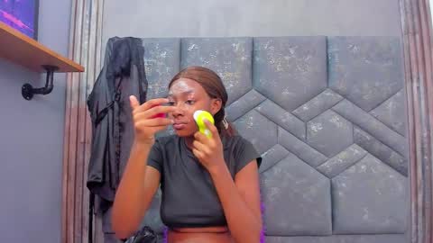 Dalila online show from 25, 10, 2025