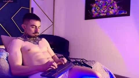 Dallas whitee online show from 12, 3, 2026