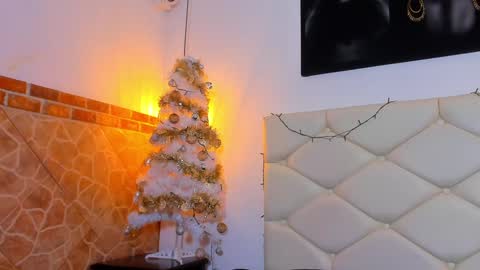 Snapshot of damara_ochoa chatting on 21, 12, 2024 online show from 21, 12, 2024