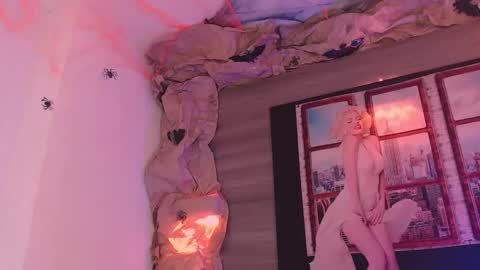 Snapshot of damara_ochoa chatting on 26, 10, 2025         online show from 26, 10, 2025