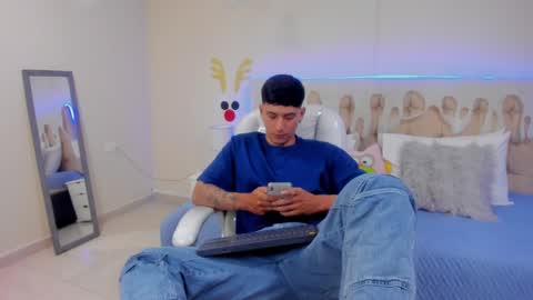 Snapshot of damian23_ chatting on 3, 12, 2024 DAMIAN online show from 3, 12, 2024