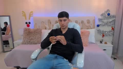 Snapshot of damian23_ chatting on 17, 12, 2024 DAMIAN online show from 17, 12, 2024
