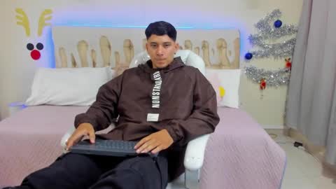 Snapshot of damian23_ chatting on 21, 12, 2024 DAMIAN online show from 21, 12, 2024