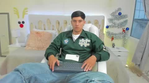 Snapshot of damian23_ chatting on 4, 1, 2025 DAMIAN online show from 4, 1, 2025