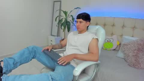 Snapshot of damian23_ chatting on 10, 1, 2025 DAMIAN online show from 10, 1, 2025
