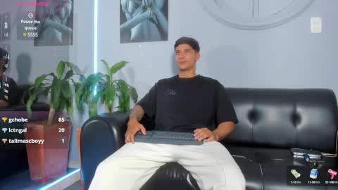 Snapshot of damian23_ chatting on 9, 2, 2025 DAMIAN online show from 9, 2, 2025